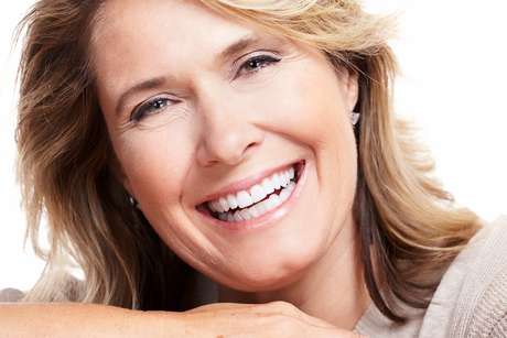 Kalsten | Cosmetic Tooth Toppers SmileShape – Reusable, Flexible and Naturally White