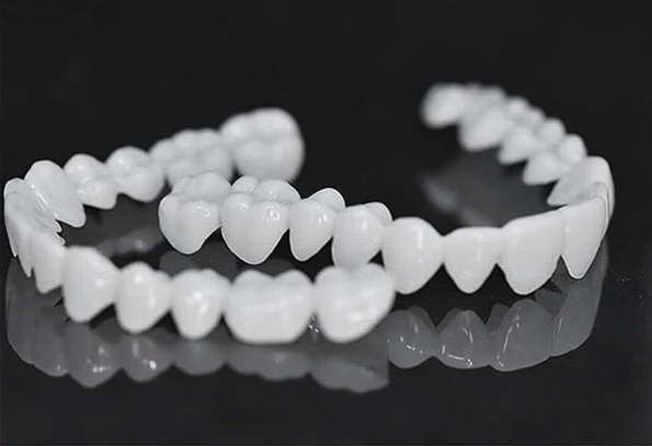 Kalsten | Cosmetic Tooth Toppers SmileShape – Reusable, Flexible and Naturally White