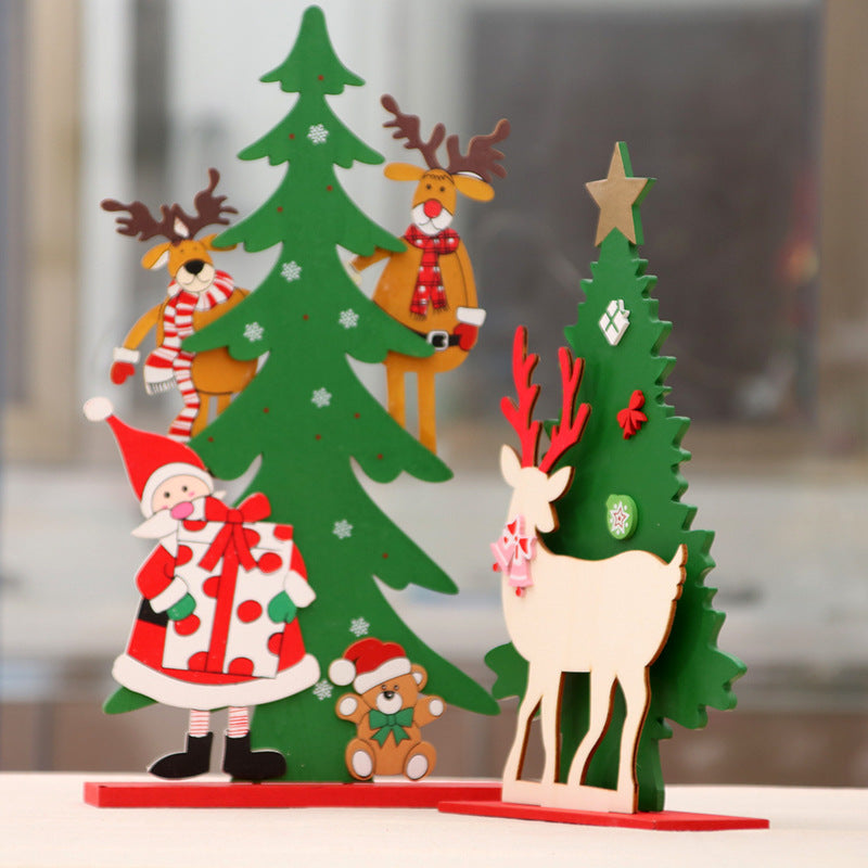 Decorative Christmas Tree with Reindeer Figurine Kalsten