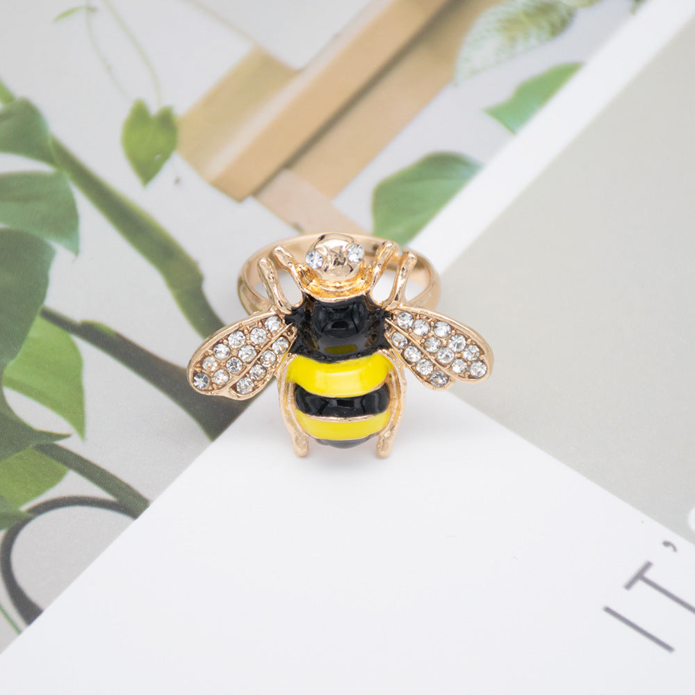 Decorative Bee-Inspired Statet Ring Kalsten