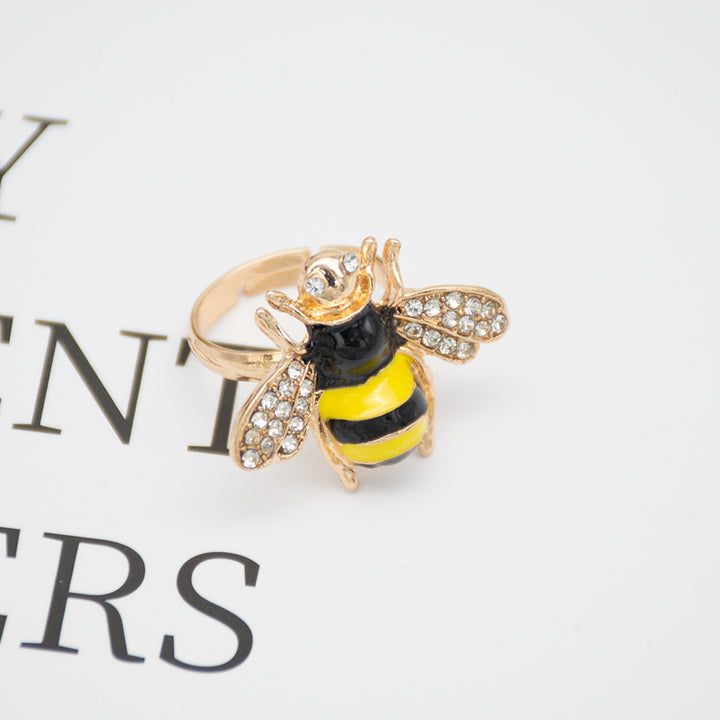 Decorative Bee-Inspired Statet Ring Kalsten