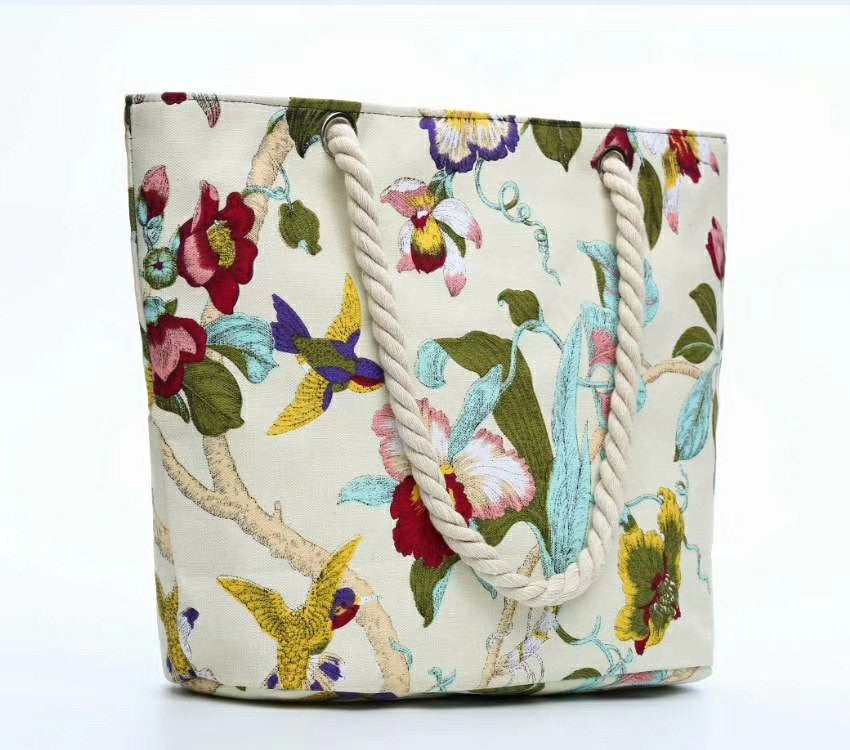 Elegant Beach Bag with Floral Embroidery Design Kalsten