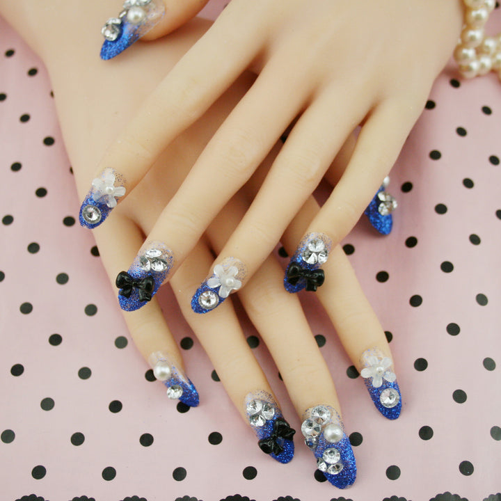 Glamorous rhinestone-embellished press-on nail tips