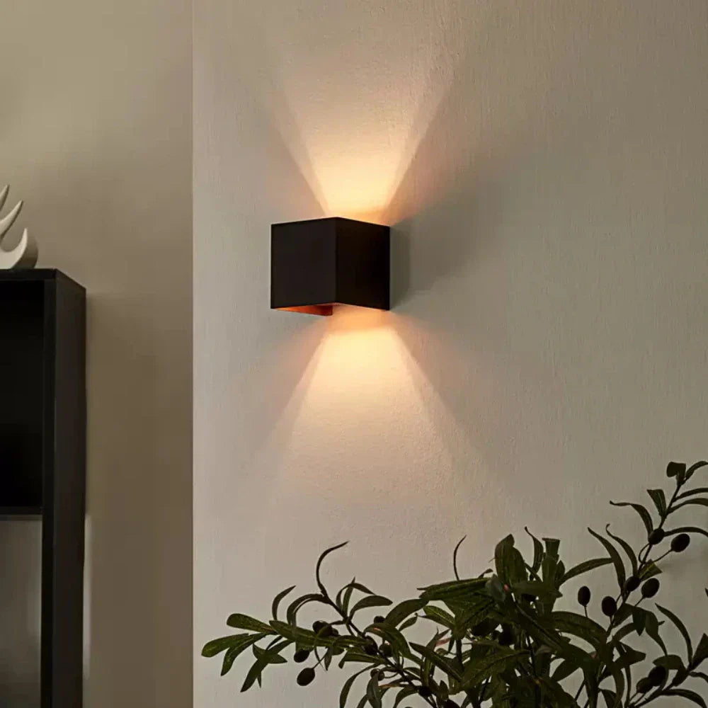 Kalsten | Modern Black Aluminium Wall Light