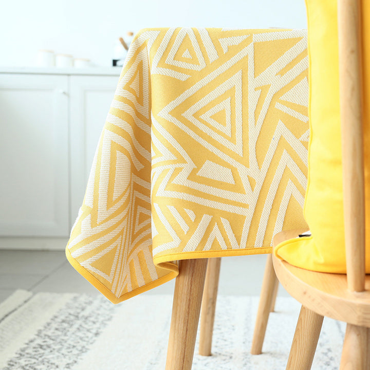 Woven jacquard tablecloth made of cotton blend with geometric triangle design Kalsten