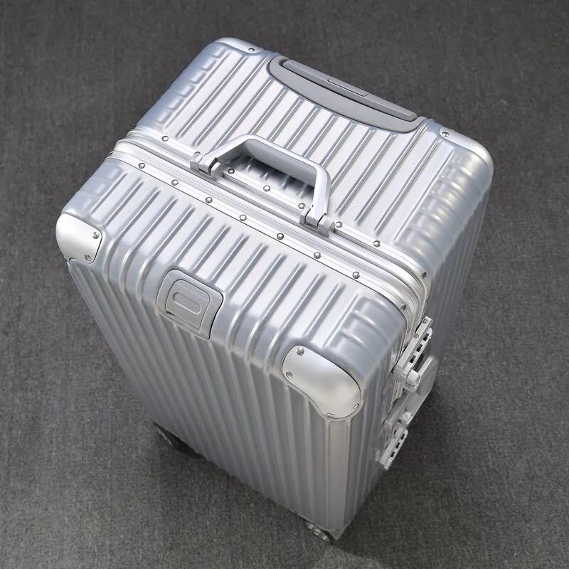 Durable Hard-Shell Travel Suitcase Kalsten