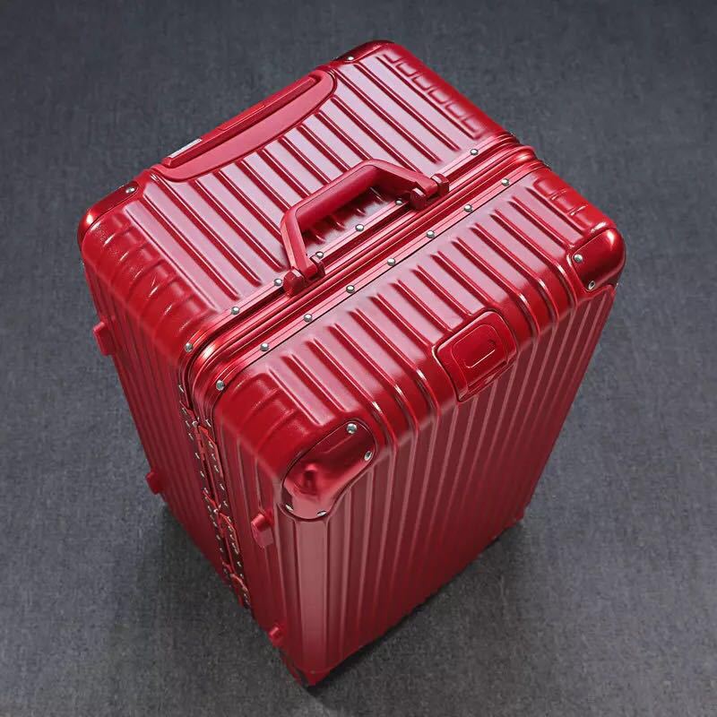 Durable Hard-Shell Travel Suitcase Kalsten