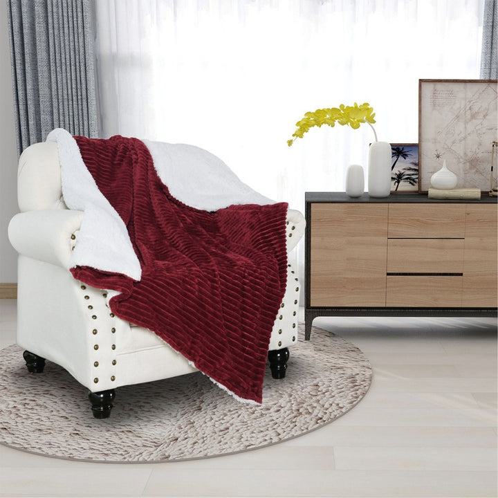 Women's ultra-soft plush blanket with contrasting reversible design Kalsten