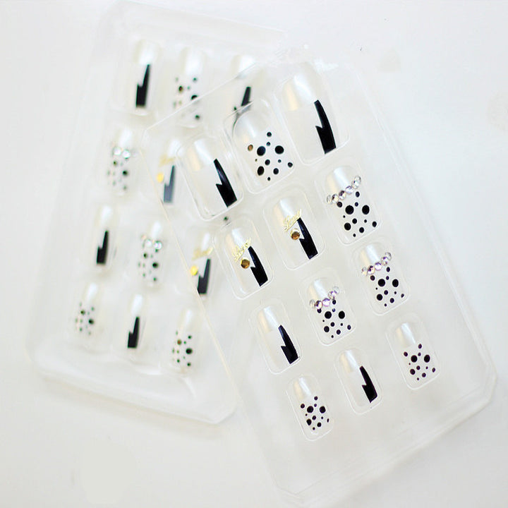 Artistic Press-On Nail Set with Polka Dot and Metallic Accents