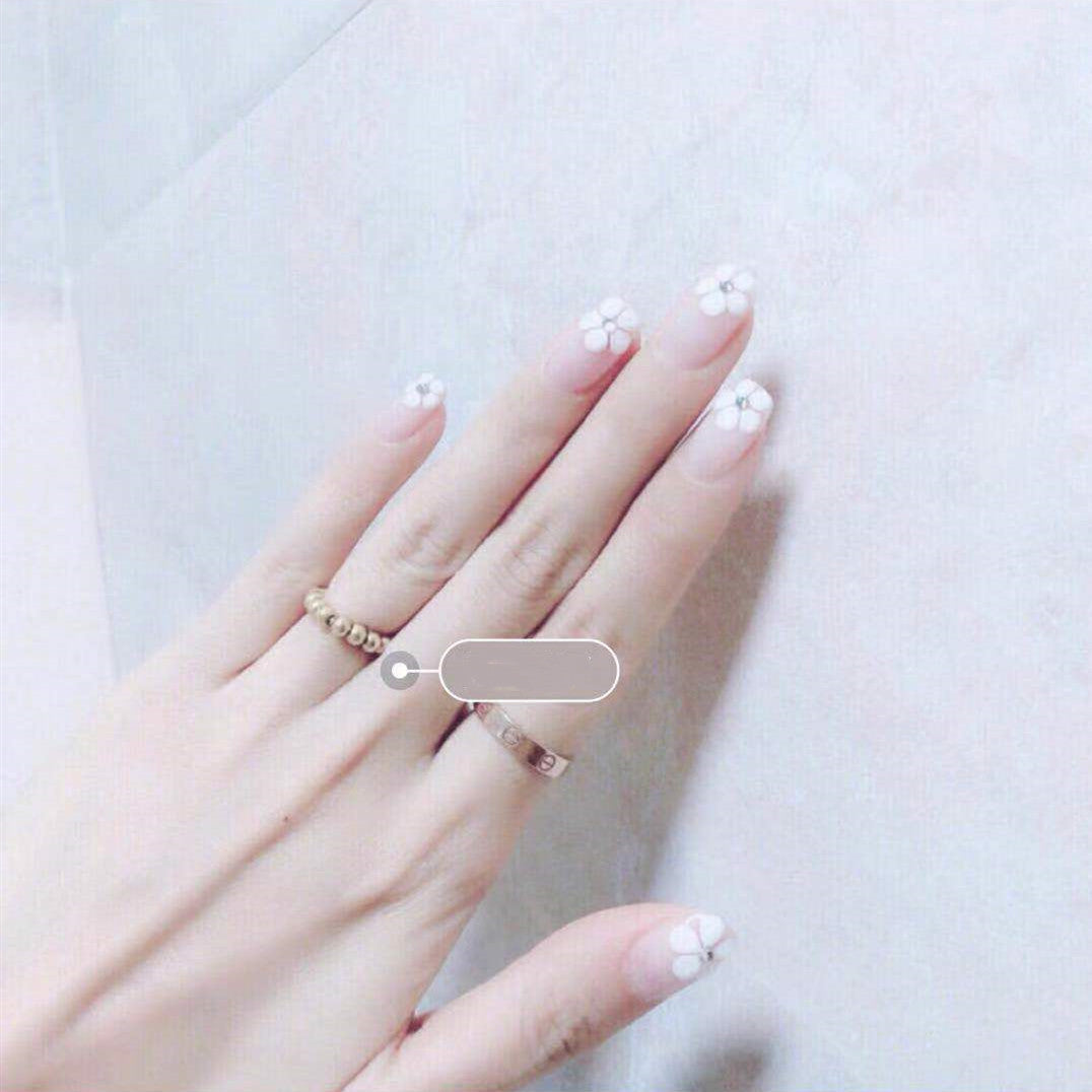 Glamorous Glittering Press-On Nail Set