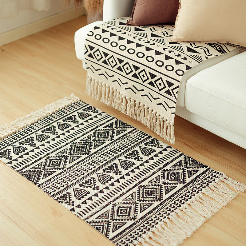 Flat-woven cotton blend runner with ethnic diamond jacquard and fringes Kalsten