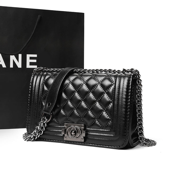 Elegant Quilted Crossbody Handbag