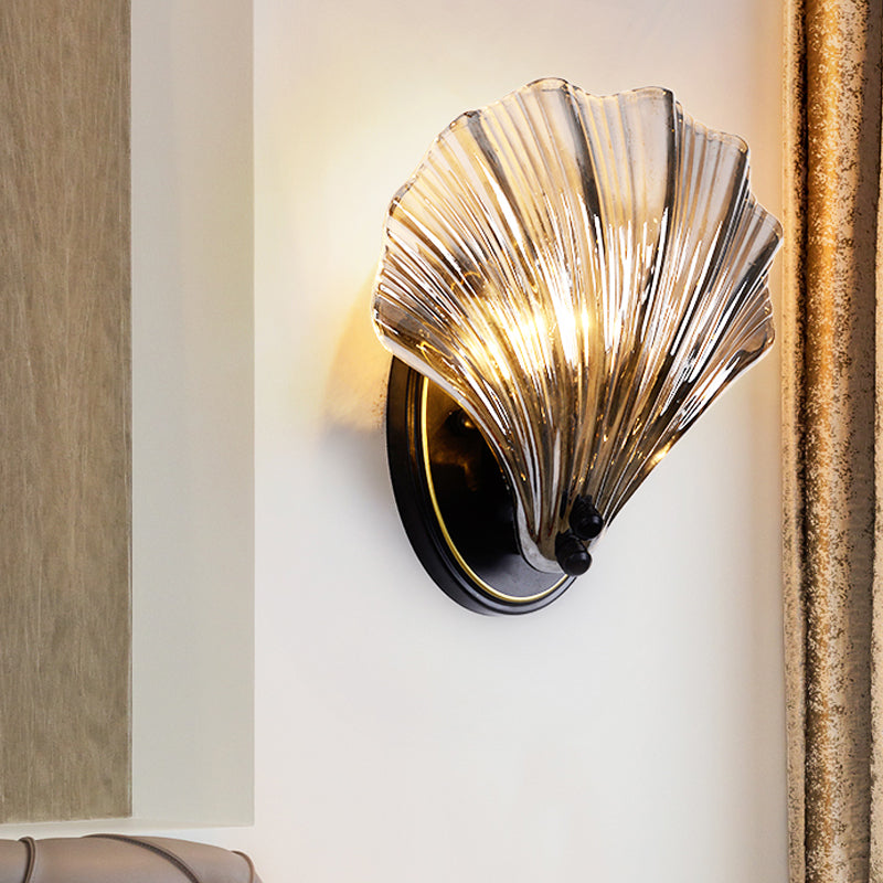 Single Scalloped Shell Wall Lamp Country Style Black/Gold Ribbed Glass Sconce Lighting Fixture | Kalsten