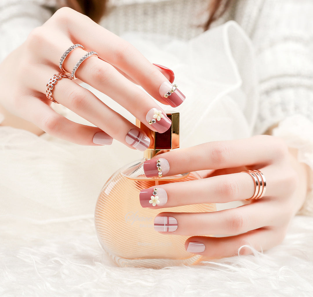 Glamorous Glittering Press-On Nail Set