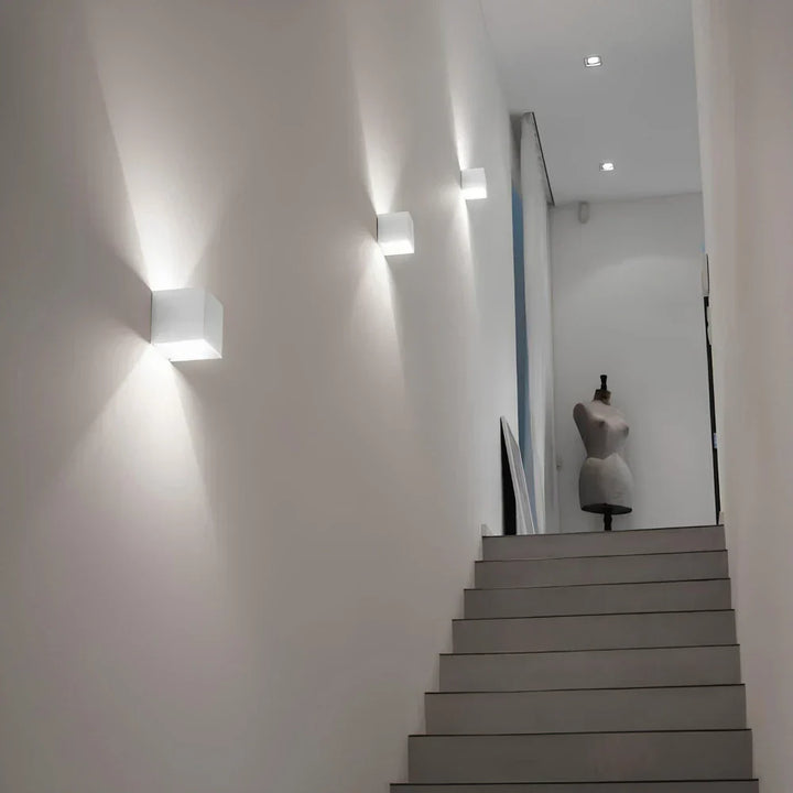 Kalsten | Modern Black Aluminium Wall Light