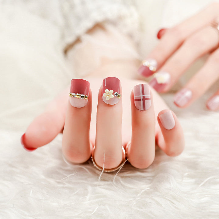 Elegant Decorative Press-On Nail Set