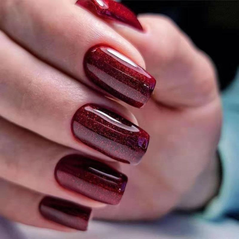 Elegant artificial nails in fashionable stiletto design Kalsten