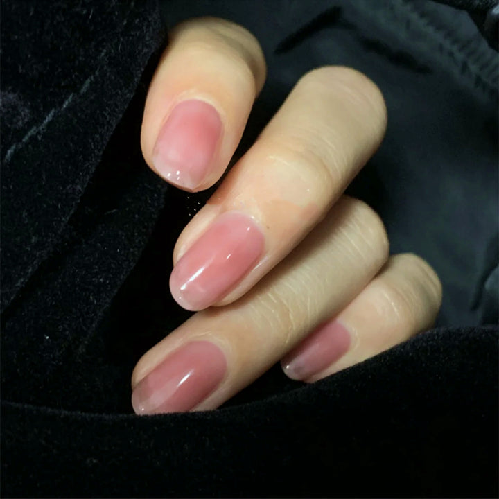 Elegant artificial nails in a natural look Kalsten