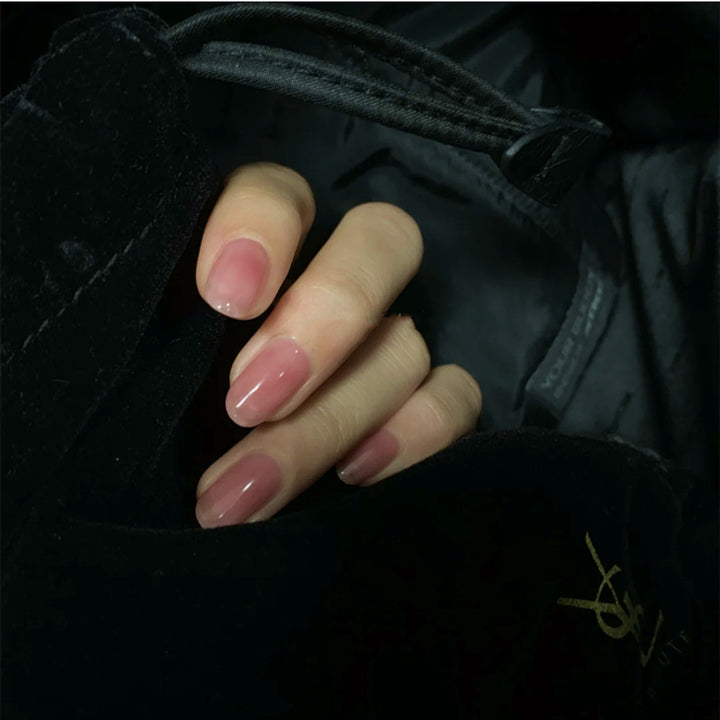 Elegant artificial nails in a natural look Kalsten