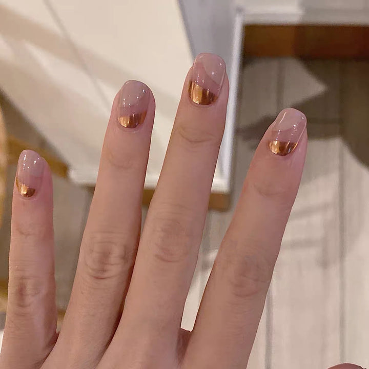 Artificial nails with elegant design and metallic finish Kalsten