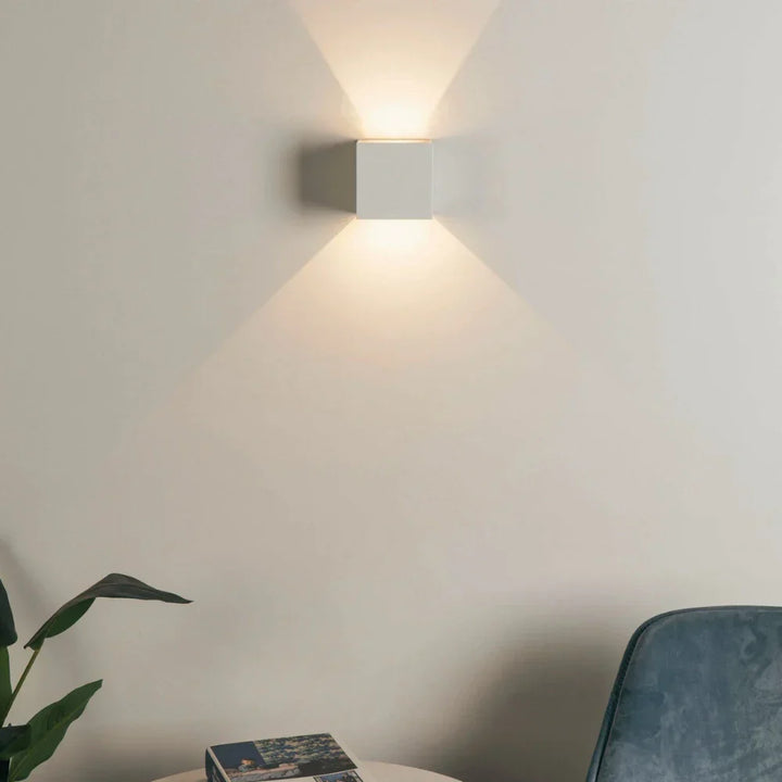 Modern Black Aluminum Wall Lamp Kalsten