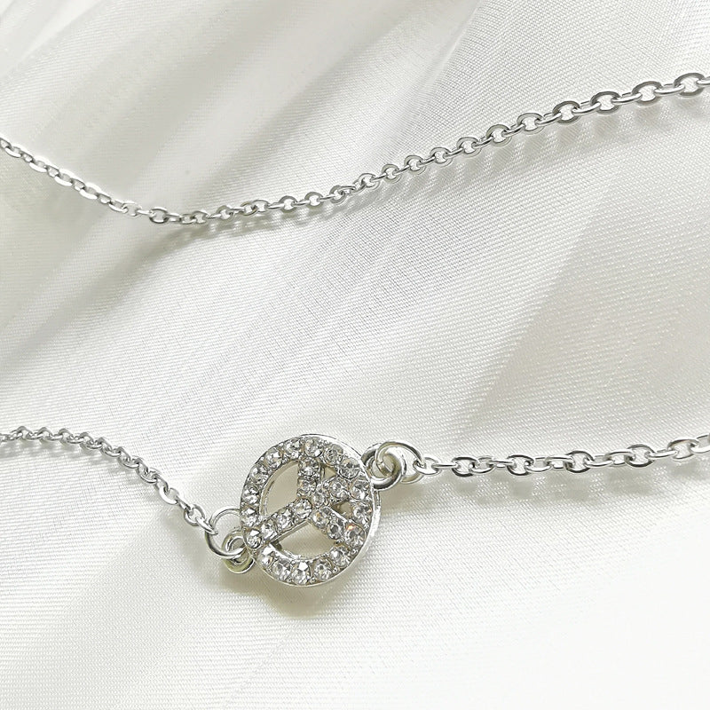 Elegant Necklace with Filigree Pendant Kalsten