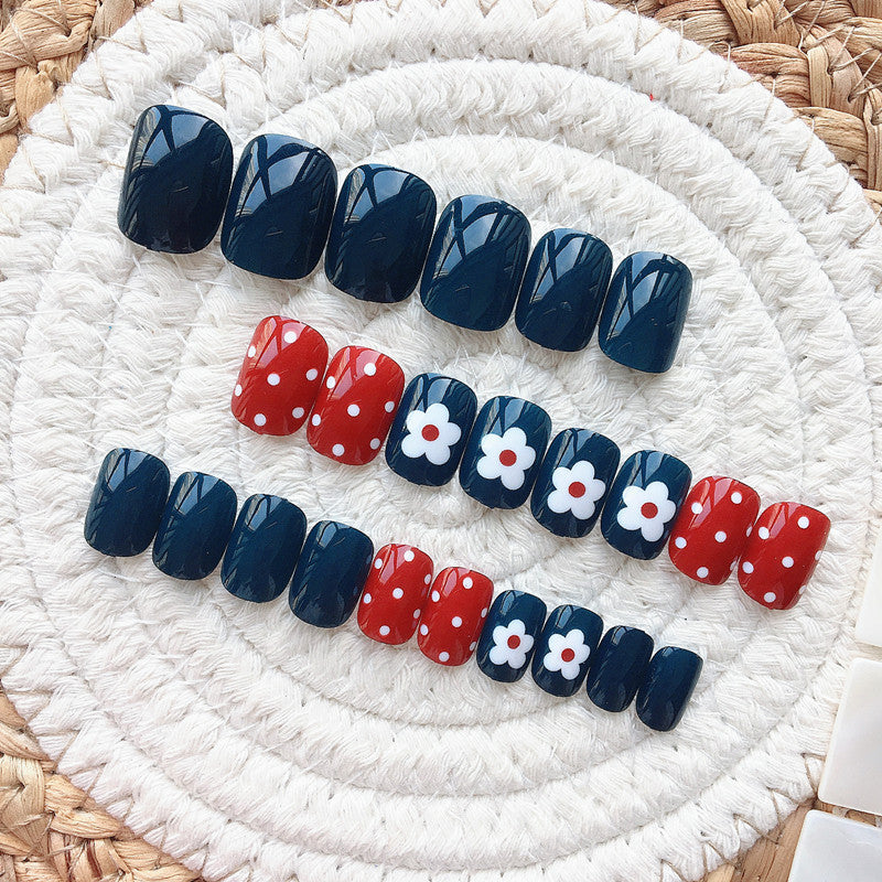 Artistic Flower-Embellished Press-On Nail Kit