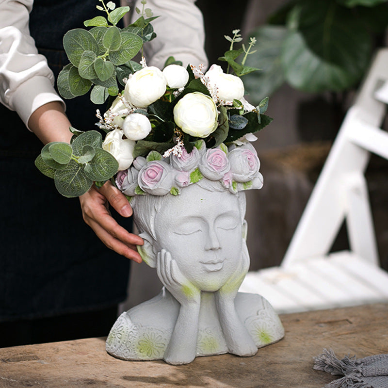 Decorative head with rosary Kalsten