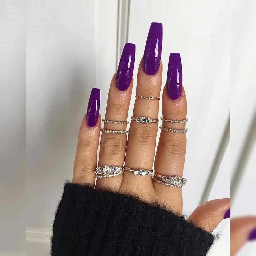 Artificial nail extensions with high gloss finish Kalsten