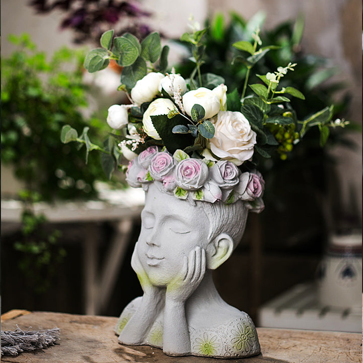 Decorative head with rosary Kalsten