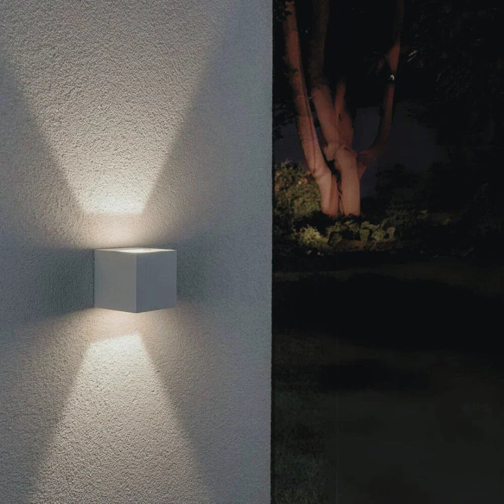 Kalsten | Modern Black Aluminium Wall Light