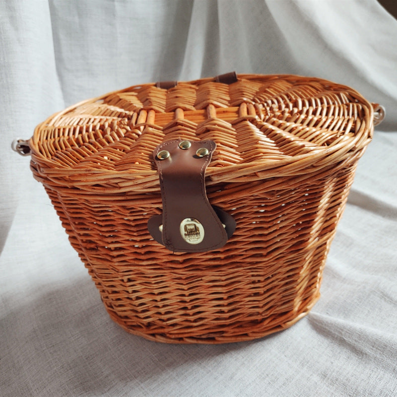 woven rattan bicycle front basket with quick-release mounting system Kalsten