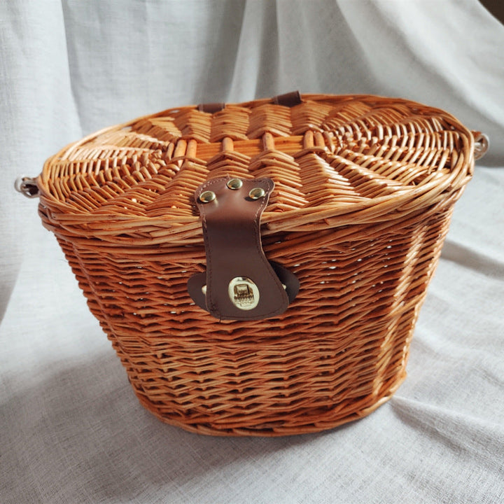 woven rattan bicycle front basket with quick-release mounting system Kalsten