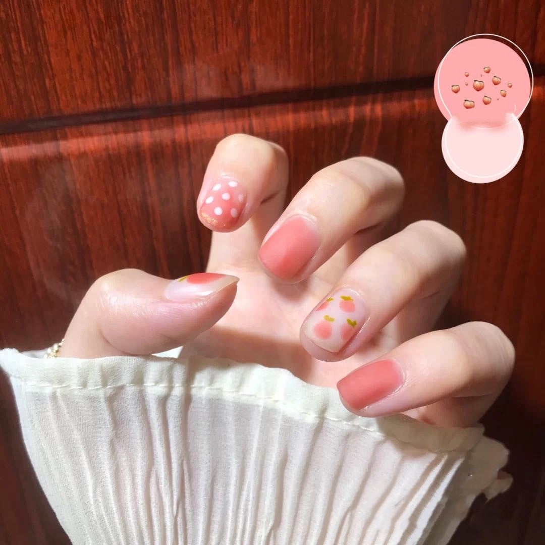 Artistic Decorative Press-On Nail Set