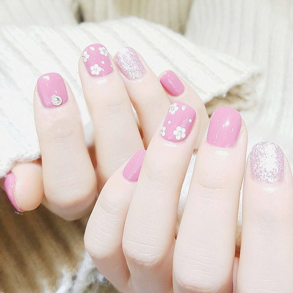 Floral Glitter Press-On Nail Set