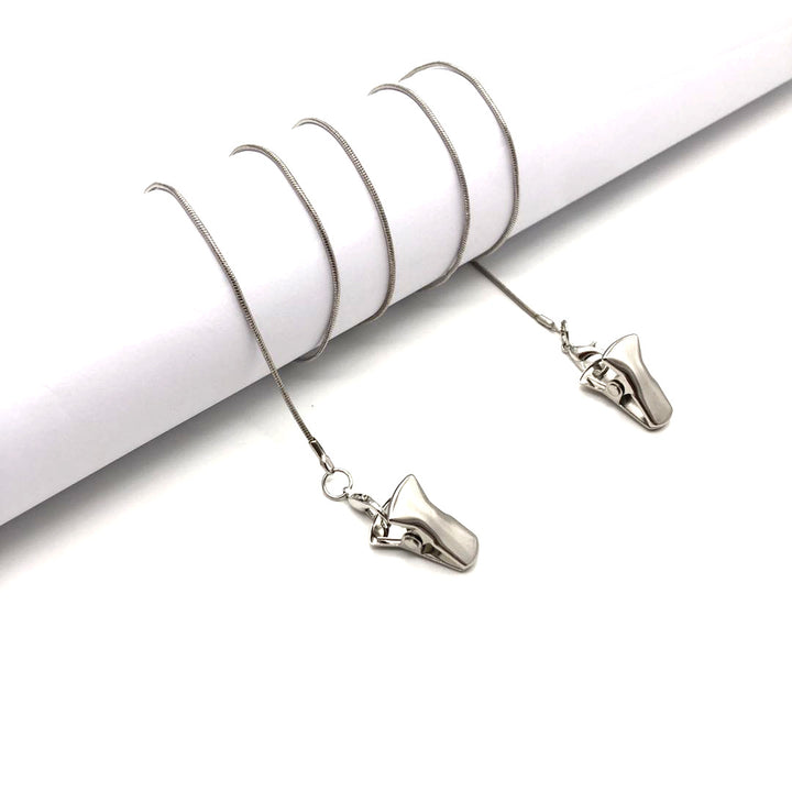 Elegant Gold Chain Eyewear Holder Kalsten