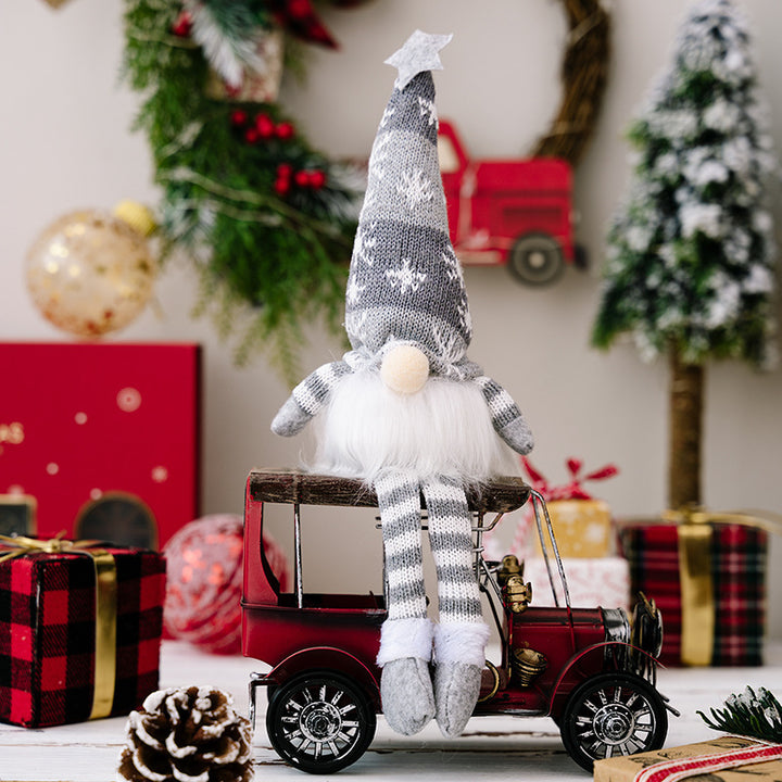 Illuminated Christmas gnome figurines with knitted hat
