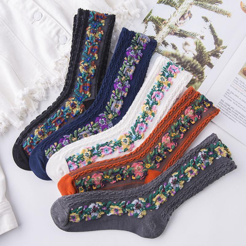 Kalsten | Vintage socks with floral embroidery (5 pairs)