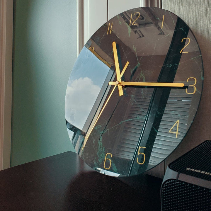 Elegant GlassArt Wall Clock – Artistic Time Measurement & Design Kalsten
