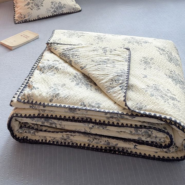 Cotton summer blanket with puff cotton filling