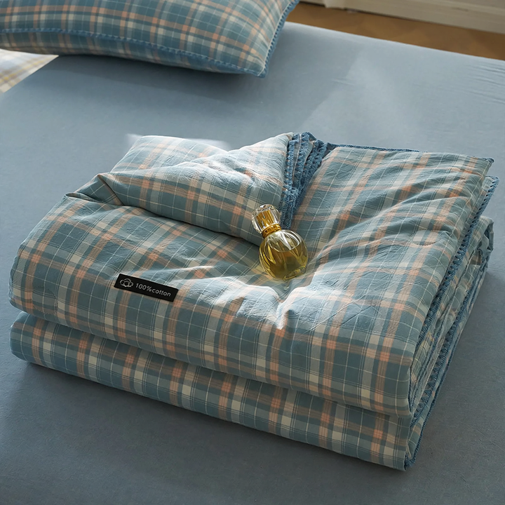 Cotton summer blanket, detergent-treated
