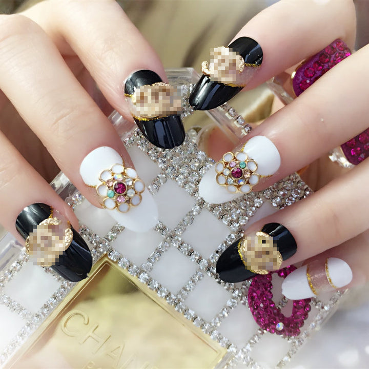 Glamorous Decorative Art Nails Kalsten