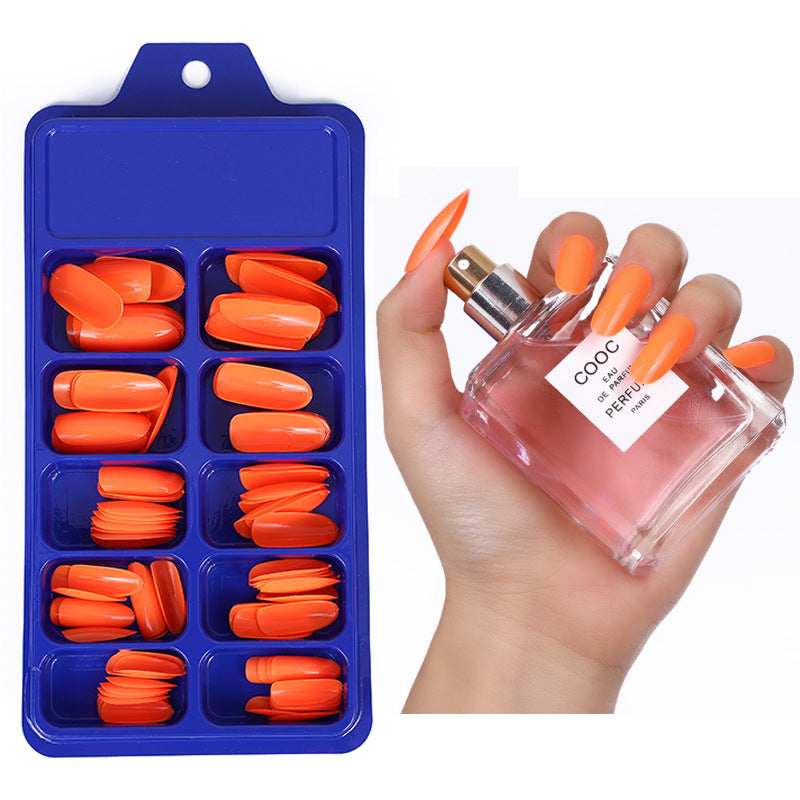 Artificial nails in elegant stiletto style Kalsten