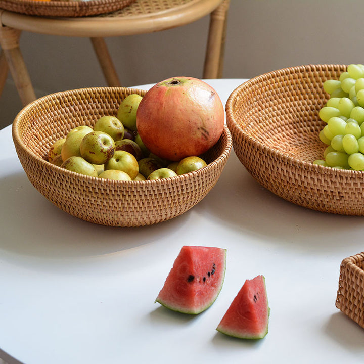Decorative serving plate made of woven natural material Kalsten