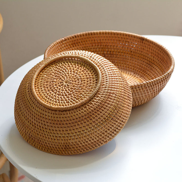 Decorative serving plate made of woven natural material Kalsten