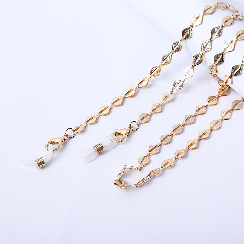 Necklace with beads and transparent pendants Kalsten