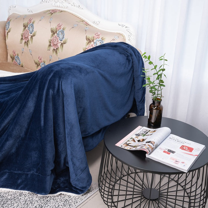 Women's reversible blanket in modern design with soft plush Kalsten
