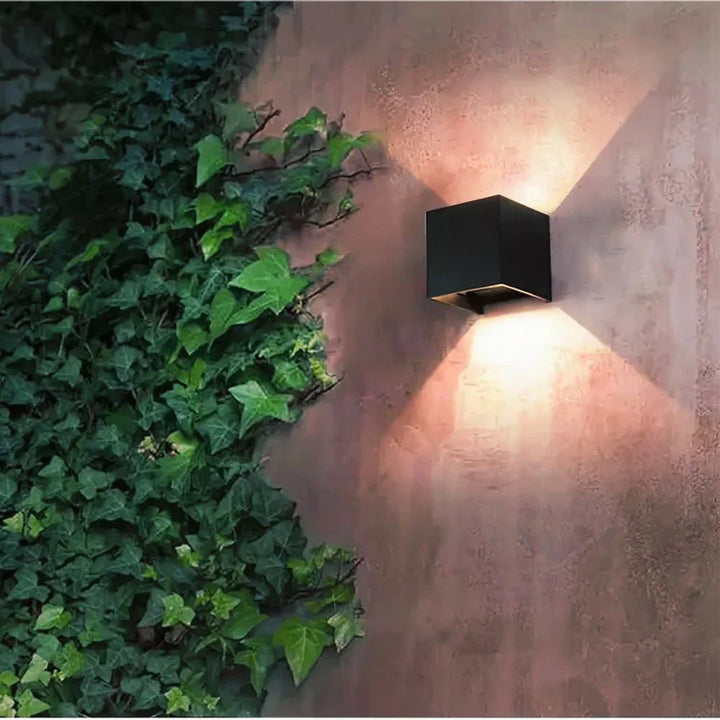 Modern Black Aluminum Wall Lamp Kalsten