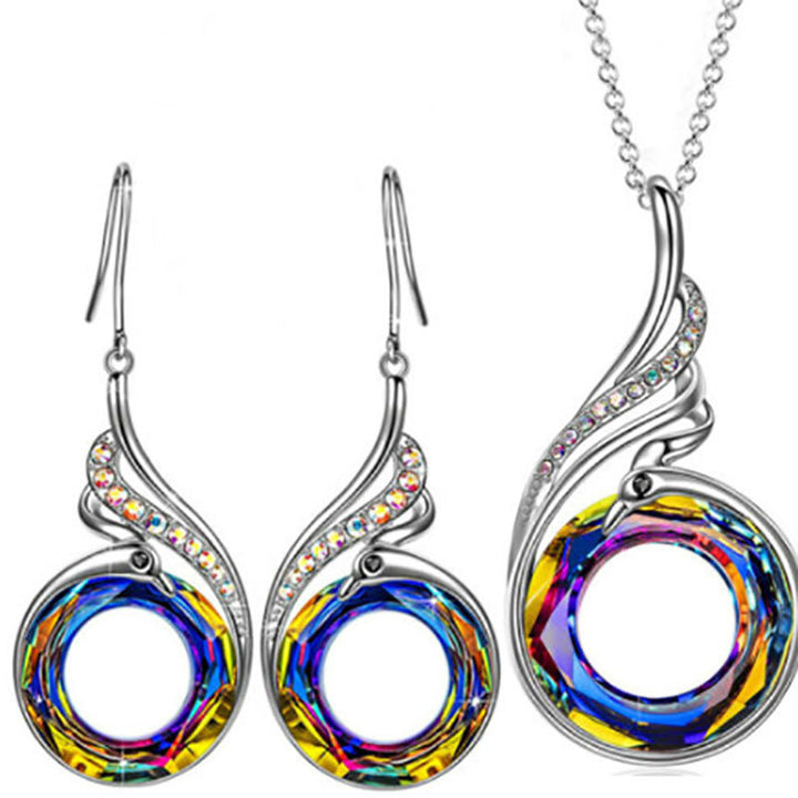Luxurious Crystal-Embellished Pendant Necklace Kalsten
