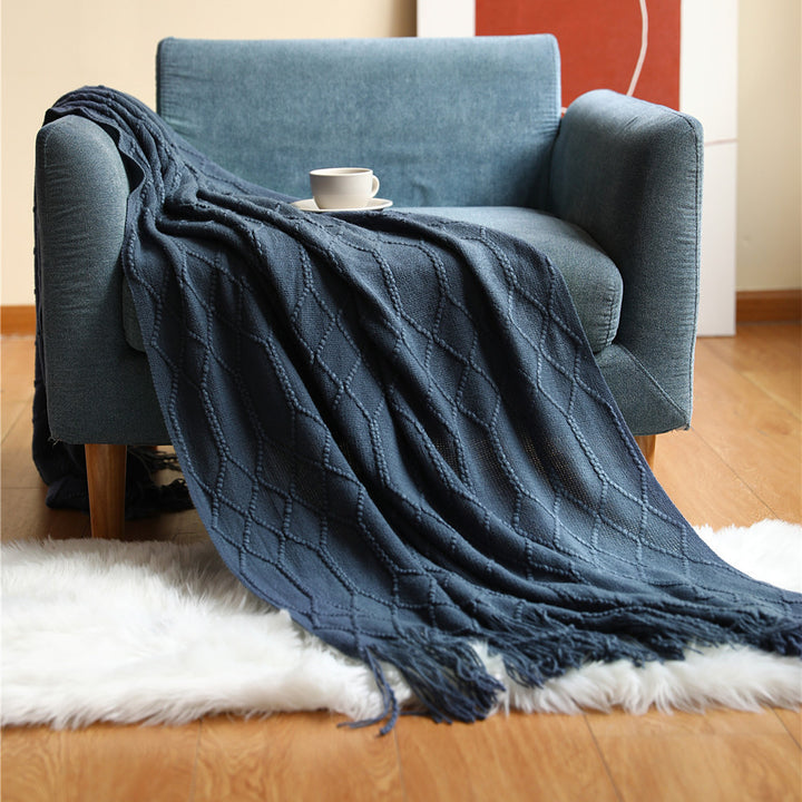 Ladies stylish throw blanket with textured design Kalsten